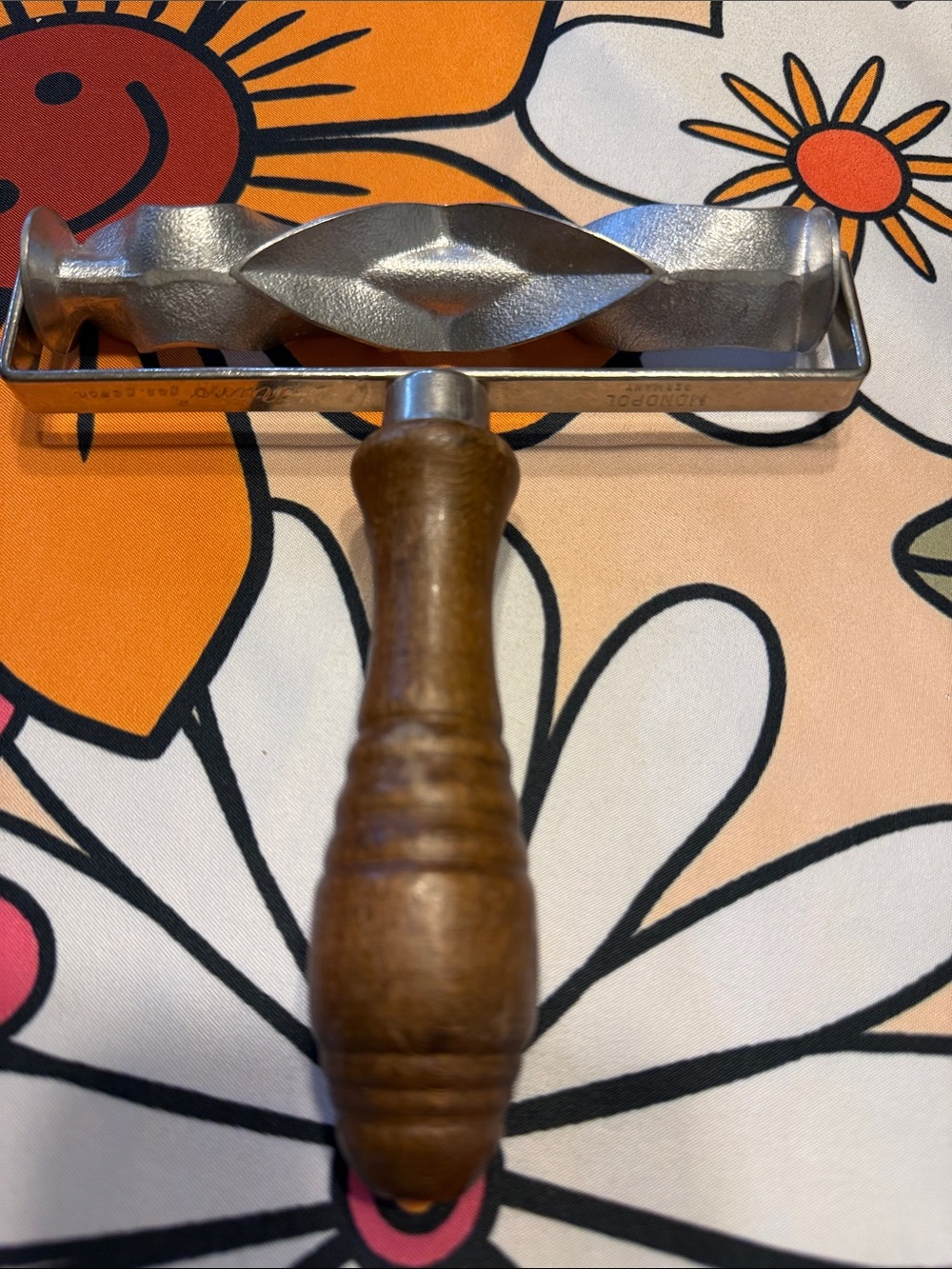 Unbranded Wooden-Handled Pastry Crimper in Brown and Silver